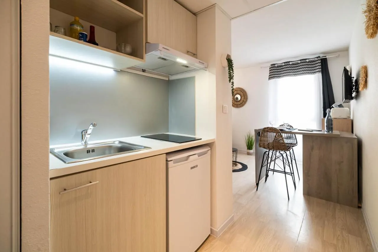 L'Ethnik--Studio Tout Confort--Clim--Parking--Wifi Лурд Апартаменты